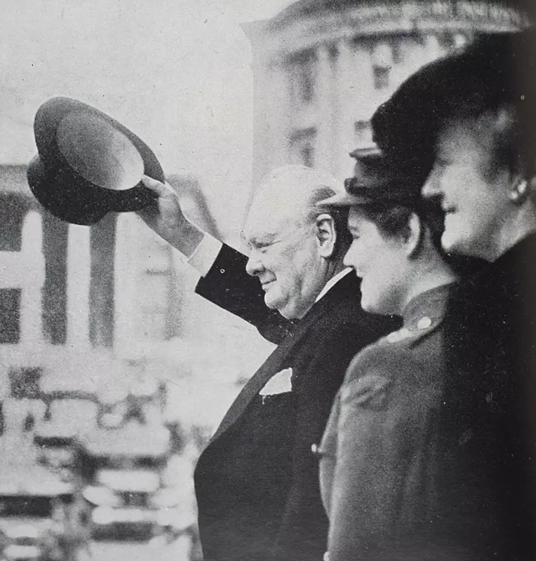 Winston Churchill's War Speeches: Into Battle, The Unrelenting Struggle, The End of the Beginning, Onwards to Victory, The Dawn of Liberation, Victory, Secret Session Speeches.