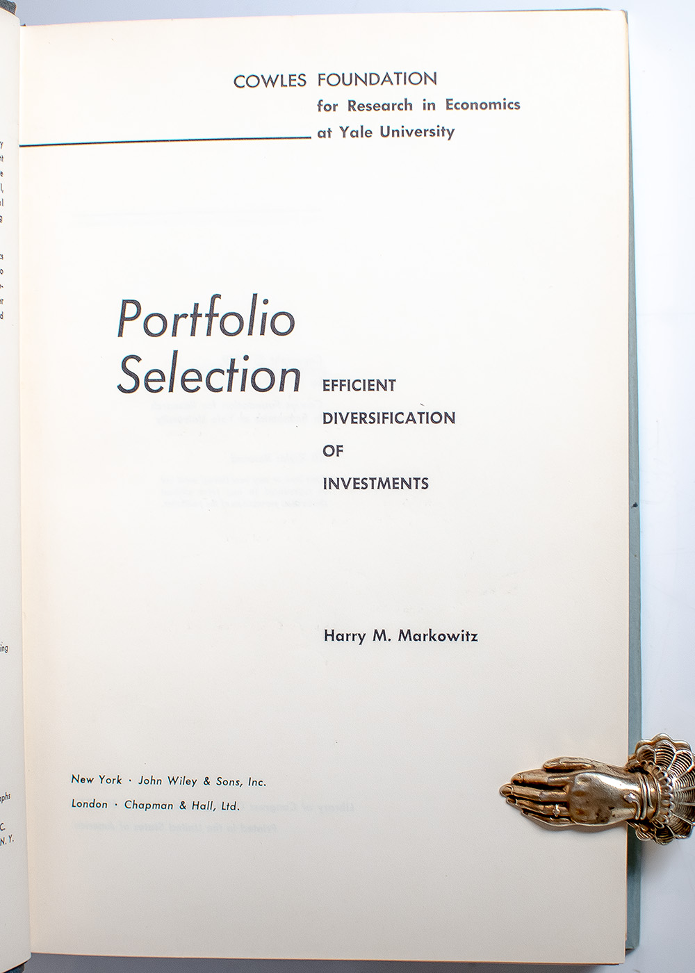 Portfolio Selection.