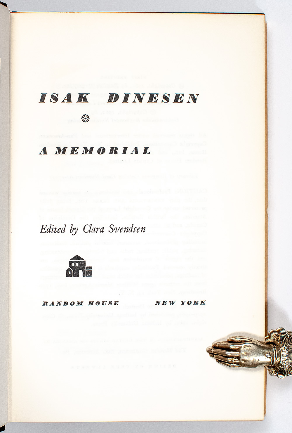 Isak Dinesen: A Memorial.