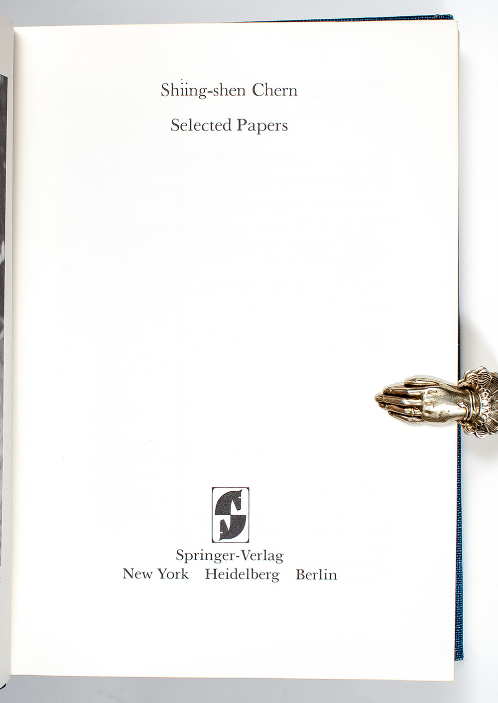 Shiing-Shen Chern: Selected Papers.
