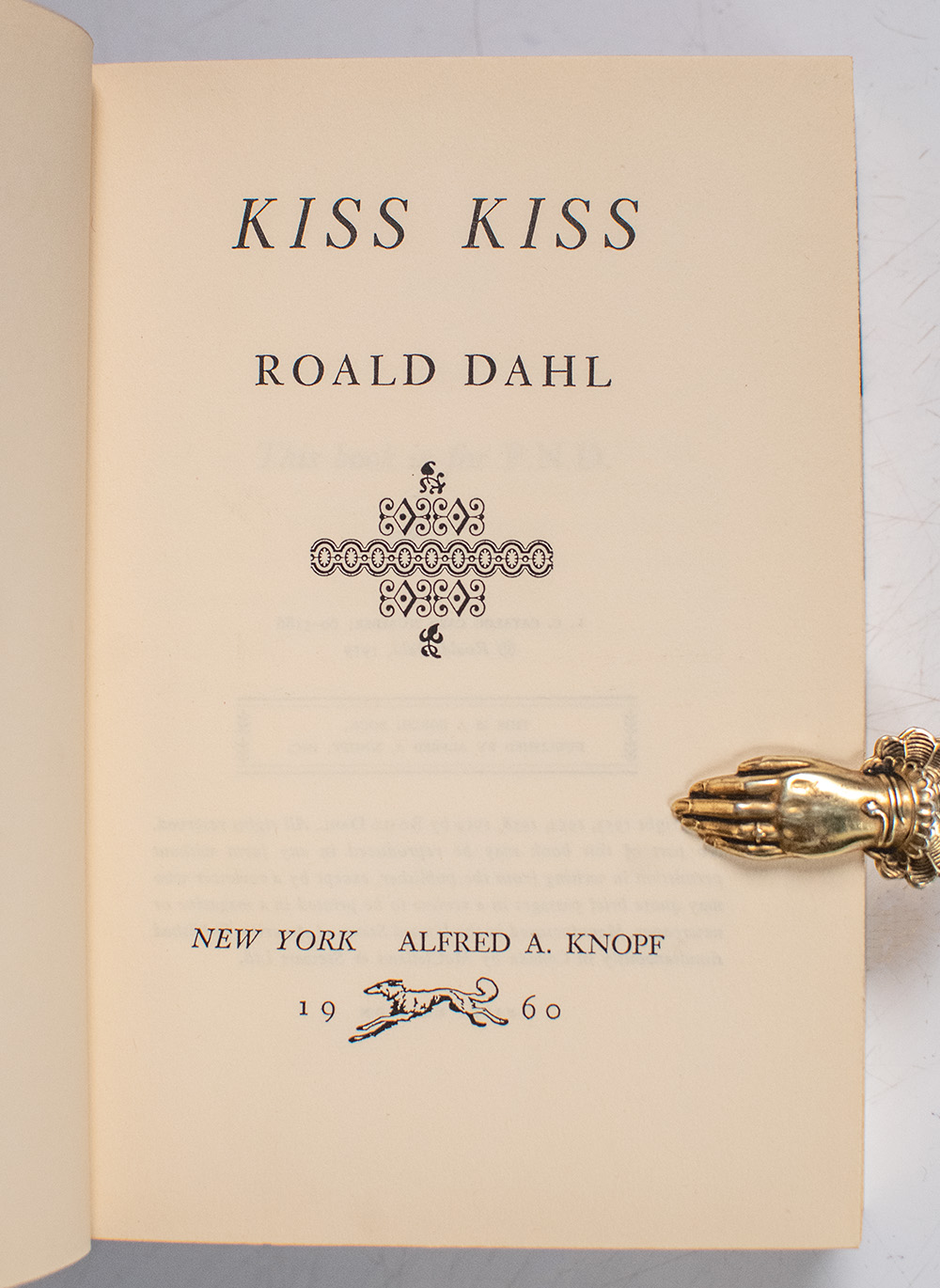 Kiss Kiss.