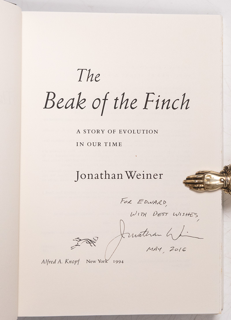 The Beak of the Finch: The Story of Evolution in Our Time.