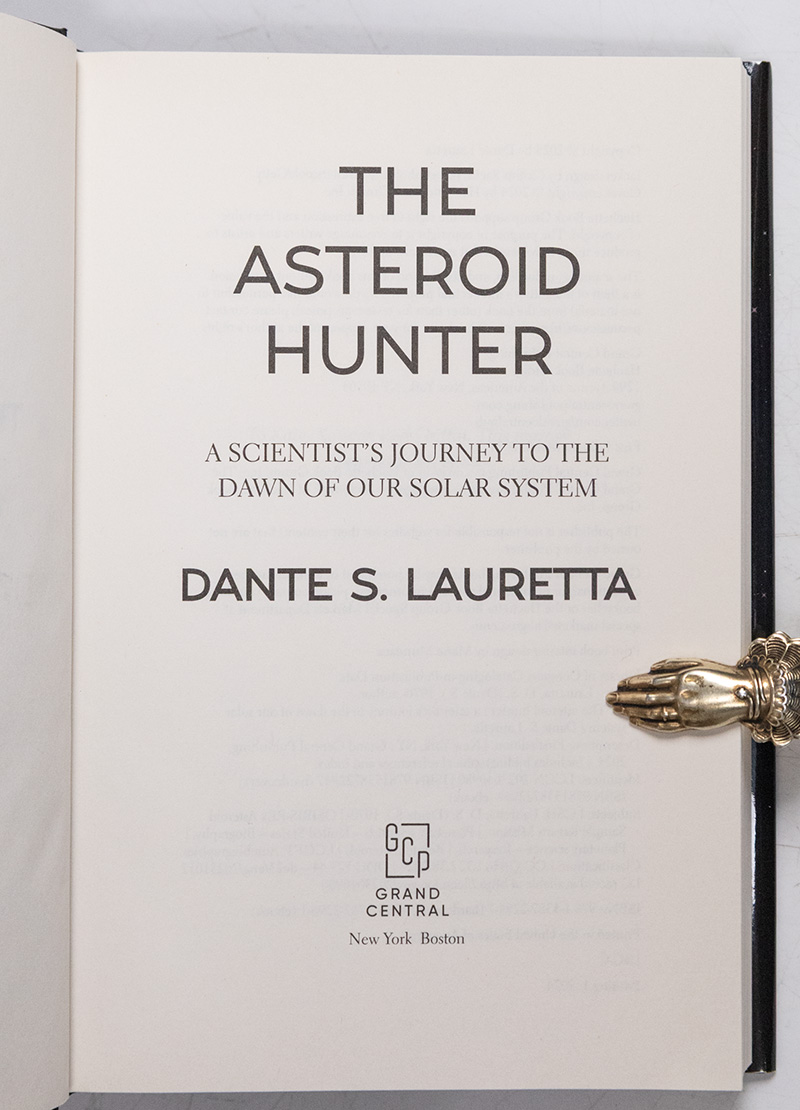 The Asteroid Hunter: A Scientist's Journey to the Dawn of Our Solar System. - Image 4
